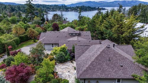 11333 Chalet Rd, North Saanich, BC 