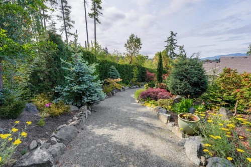 11333 Chalet Rd, North Saanich, BC 