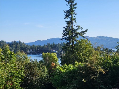 11333 Chalet Rd, North Saanich, BC 