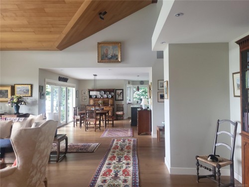 11333 Chalet Rd, North Saanich, BC 