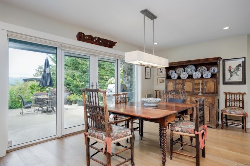 11333 Chalet Rd, North Saanich, BC 