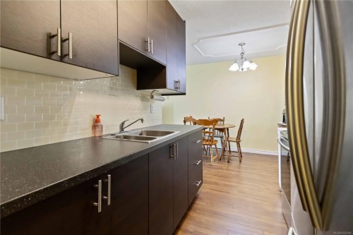 304-1680 Poplar Ave, Saanich, BC - Indoor Photo Showing Kitchen With Double Sink