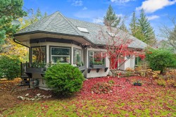 647 Tamarack Dr  Qualicum Beach, BC V9K 1A8