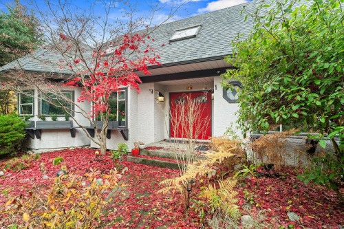 647 Tamarack Dr, Qualicum Beach, BC 