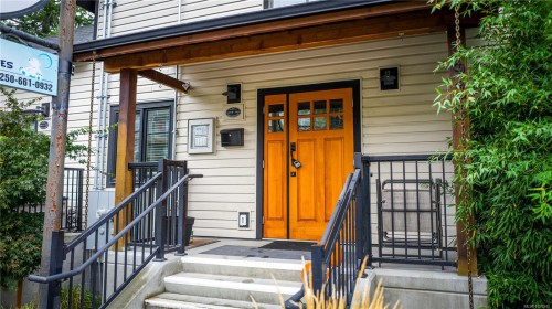 7925 East Saanich Rd, Central Saanich, BC 