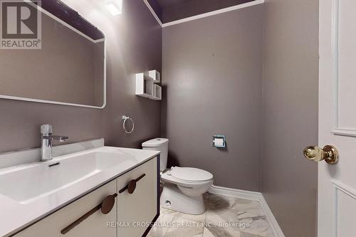 63 Baynards Lane, Richmond Hill, ON - Indoor Photo Showing Bathroom