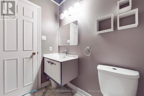 63 Baynards Lane, Richmond Hill, ON - Indoor Photo Showing Bathroom