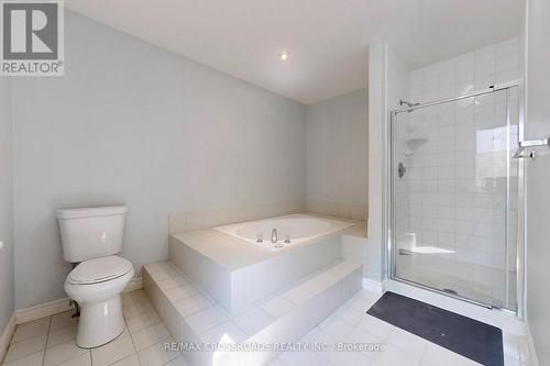 63 Baynards Lane, Richmond Hill, ON - Indoor Photo Showing Bathroom