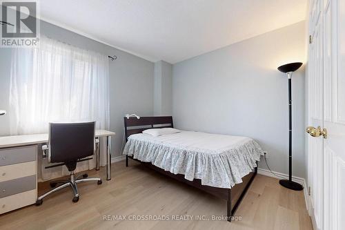63 Baynards Lane, Richmond Hill, ON - Indoor Photo Showing Bedroom