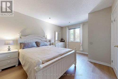 63 Baynards Lane, Richmond Hill, ON - Indoor Photo Showing Bedroom