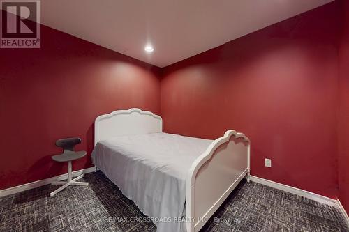 63 Baynards Lane, Richmond Hill, ON - Indoor Photo Showing Bedroom
