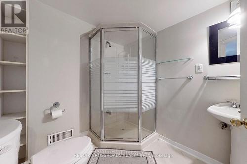 63 Baynards Lane, Richmond Hill, ON - Indoor Photo Showing Bathroom