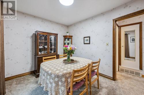 54 Ottawa Crescent, Guelph (St. George'S), ON - Indoor Photo Showing Dining Room
