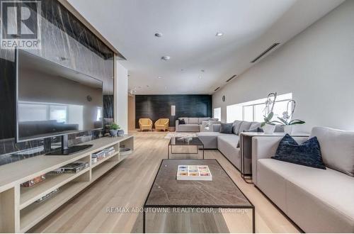 A1205 - 125 Bronte Road, Oakville, ON - Indoor Photo Showing Living Room
