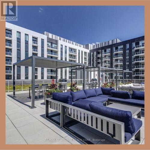 A1205 - 125 Bronte Road, Oakville, ON - Outdoor