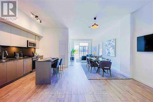 A1205 - 125 Bronte Road, Oakville, ON - Indoor Photo Showing Kitchen