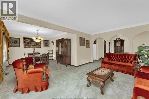 2816 Langlois Court, Windsor, ON - Indoor Photo Showing Living Room