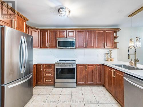 22 Jones Street, Hamilton, ON - Indoor Photo Showing Kitchen
