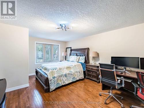 22 Jones Street, Hamilton, ON - Indoor Photo Showing Bedroom