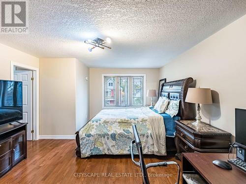 22 Jones Street, Hamilton, ON - Indoor Photo Showing Bedroom