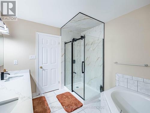 22 Jones Street, Hamilton, ON - Indoor Photo Showing Bathroom