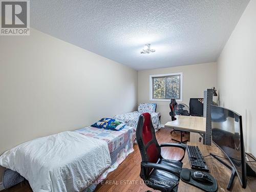22 Jones Street, Hamilton, ON - Indoor Photo Showing Bedroom