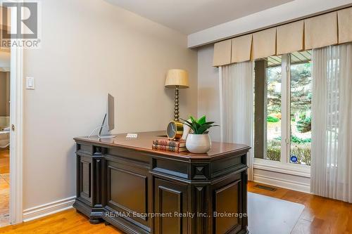 2372 Carrington Place, Oakville (Fd Ford), ON - Indoor