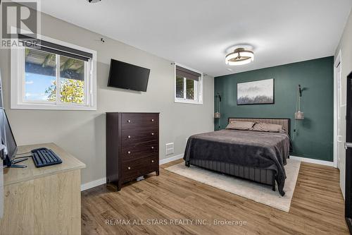 1565 Cherryhill Road, Peterborough (Monaghan Ward 2), ON - Indoor Photo Showing Bedroom