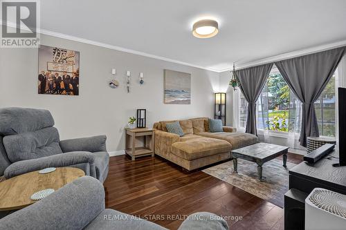 1565 Cherryhill Road, Peterborough (Monaghan Ward 2), ON - Indoor Photo Showing Living Room