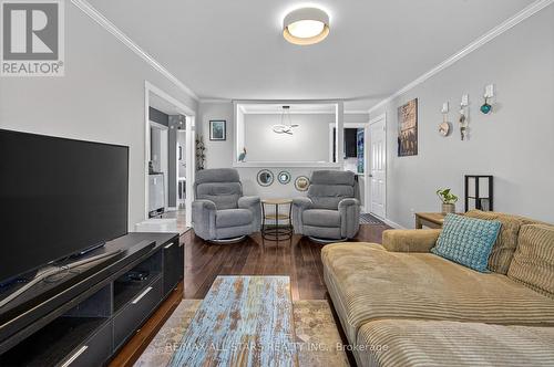1565 Cherryhill Road, Peterborough (Monaghan Ward 2), ON - Indoor Photo Showing Living Room
