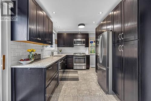 1565 Cherryhill Road, Peterborough (Monaghan Ward 2), ON - Indoor Photo Showing Kitchen With Upgraded Kitchen