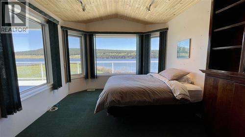 6262 Mulligan Drive, Horse Lake, BC - Indoor Photo Showing Bedroom