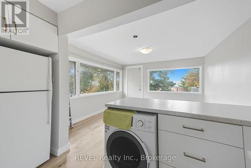 14 Bond Street, St. Catharines (Downtown), ON - Indoor Photo Showing Laundry Room