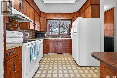 79 Bluebell Crescent, Moose Jaw, SK - Indoor Photo Showing Kitchen
