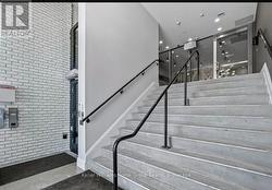 Wheelchair access to front lobby - 