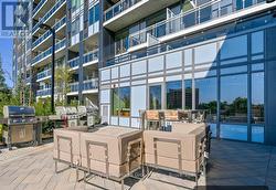 Outdoor patio with BBQ - 