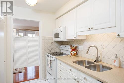30 - 1415 Hazelton Boulevard, Burlington, ON - Indoor Photo Showing Kitchen With Double Sink