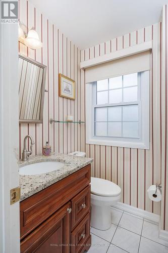 30 - 1415 Hazelton Boulevard, Burlington, ON - Indoor Photo Showing Bathroom