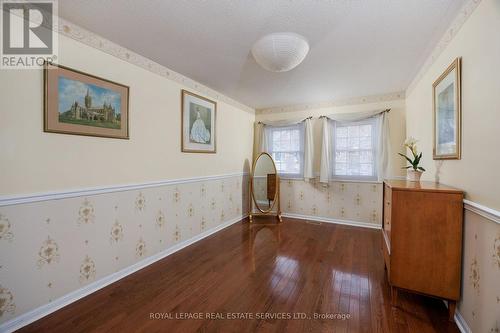 30 - 1415 Hazelton Boulevard, Burlington, ON - Indoor Photo Showing Other Room