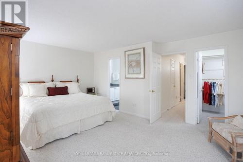 30 - 1415 Hazelton Boulevard, Burlington, ON - Indoor Photo Showing Bedroom