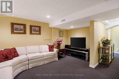30 - 1415 Hazelton Boulevard, Burlington, ON - Indoor Photo Showing Other Room