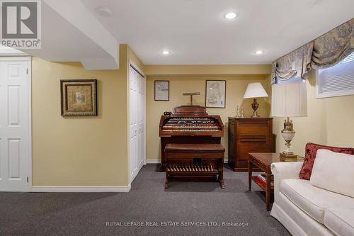 30 - 1415 Hazelton Boulevard, Burlington, ON - Indoor Photo Showing Other Room