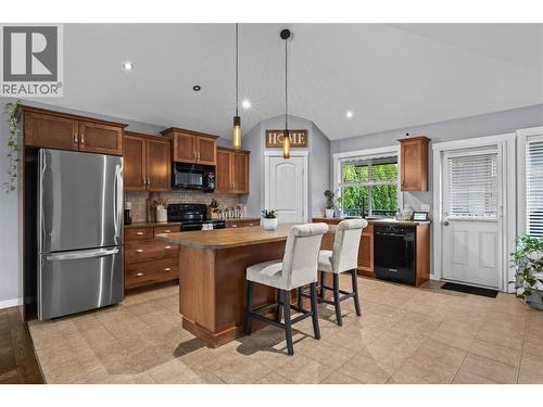 2866 Auburn Road, West Kelowna, BC - Indoor Photo Showing Kitchen