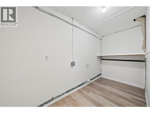 800 20Th Street Se, Salmon Arm, BC - Indoor Photo Showing Other Room