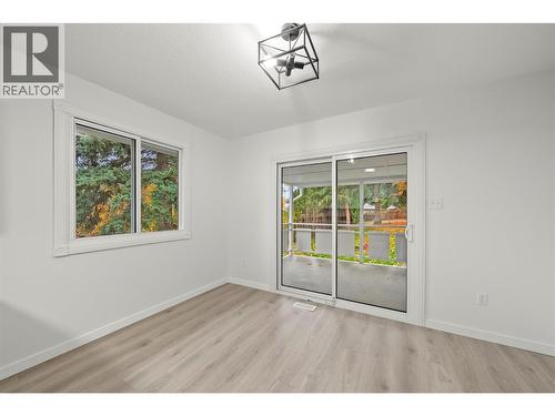 800 20Th Street Se, Salmon Arm, BC - Indoor Photo Showing Other Room