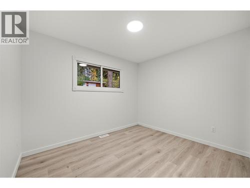 800 20Th Street Se, Salmon Arm, BC - Indoor Photo Showing Other Room