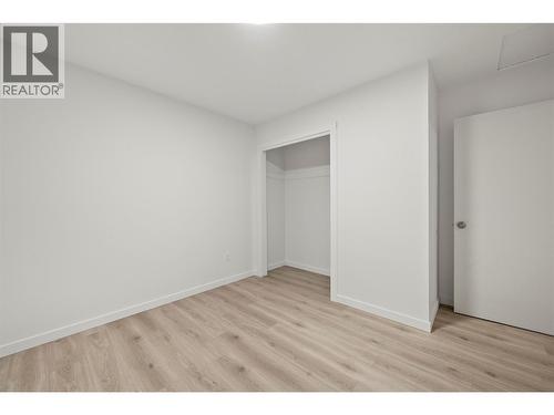 800 20Th Street Se, Salmon Arm, BC - Indoor Photo Showing Other Room