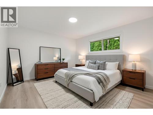 800 20Th Street Se, Salmon Arm, BC - Indoor Photo Showing Bedroom