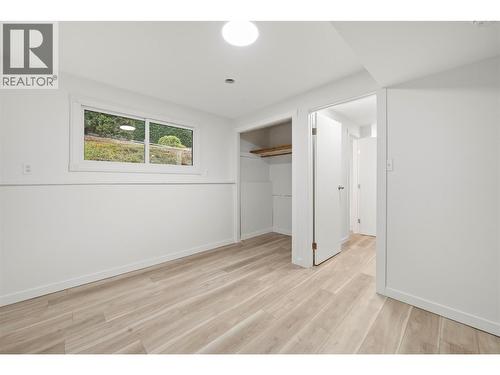 800 20Th Street Se, Salmon Arm, BC - Indoor Photo Showing Other Room