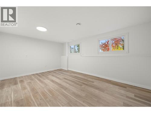 800 20Th Street Se, Salmon Arm, BC - Indoor Photo Showing Other Room